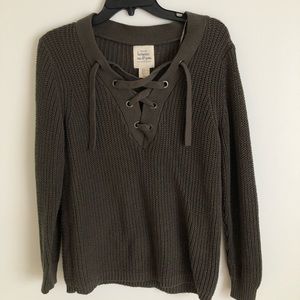Green sweater small